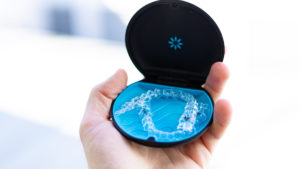 how to clean invisalign